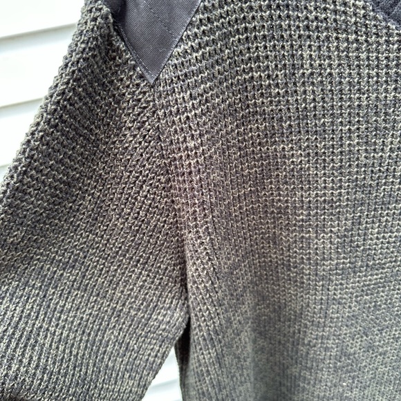 Red Ale Grey Shoulder Patch Sweater - Picture 6 of 6